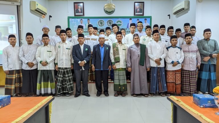 Pengukuhan Keluarga Alumni Pendidikan Kader Ulama MUI Sumut, Siap Bantu Pembinaan Umat