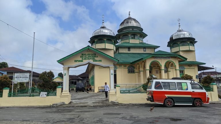 Hukum Mengunci Masjid di Luar Waktu Shalat Berjamaah