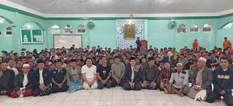 Kultum Ba’da Subuh: Dr. Amirsyah Tambunan Memotivasi Para Santri Untuk Masa Depan yang Lebih Baik dan Mengingatkan Dampak Buruk Gadget