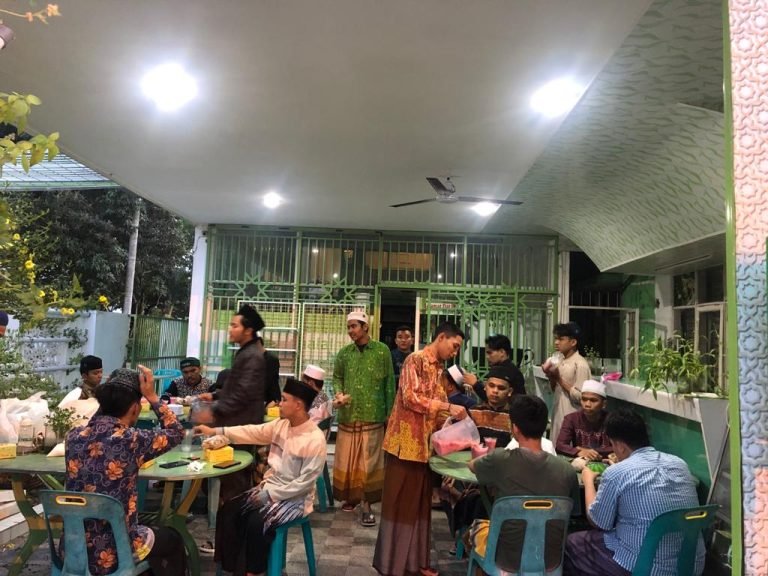 MUI Sumut Bagikan Ifthar untuk Mahasiswa Kader Ulama