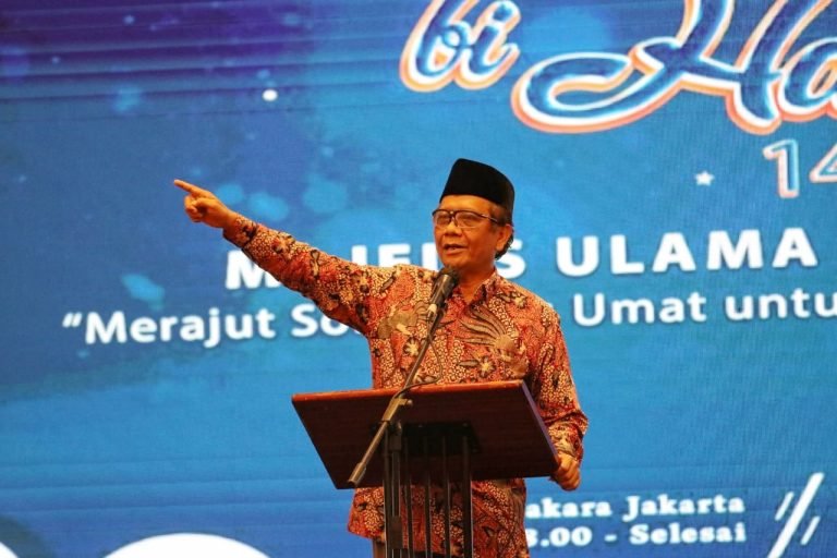 MUI Berperan Aktif dalam Pembentukan UU 22/1999: Mahfud MD Ungkap Kontribusi Penting dalam Acara Halalbihalal