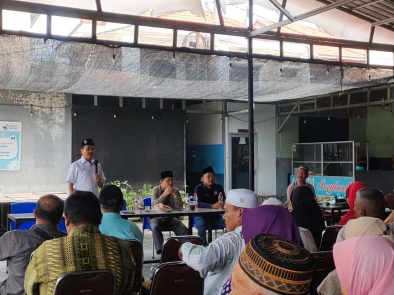 Ketua Pinbas MUI Sumut Salurkan Zakat Untuk Meringankan Beban Masyarakat