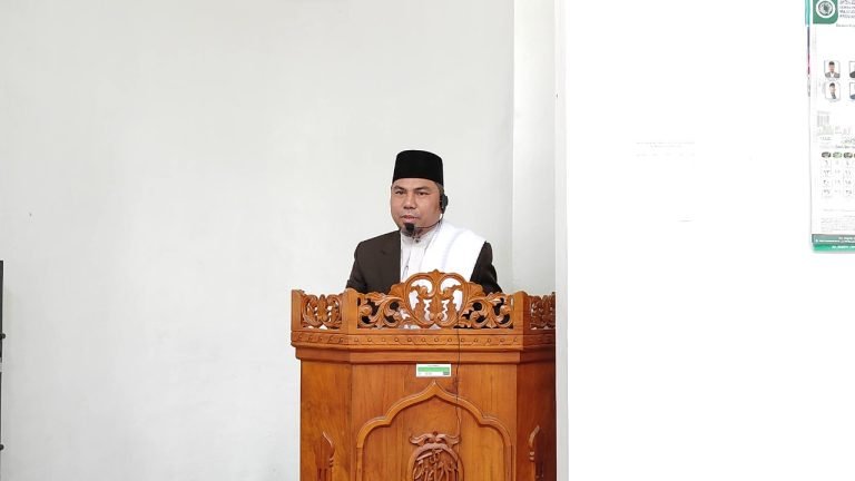 Doa Sebagai Kekuatan: Dr. Akmaluddin Syahputra, M. Hum, Ajak Jamaah Mendoakan Saudara Se-Tanah Air di Rempang