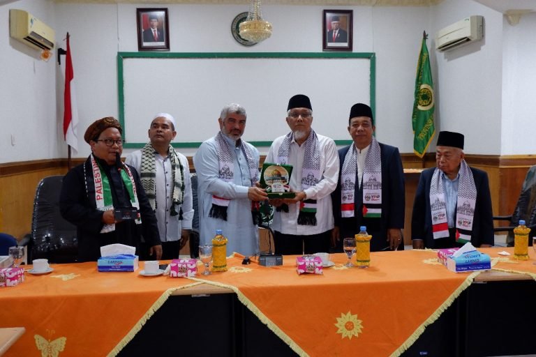 Mohon Dukungan Umat Islam Ulama Palestina Diaspora Negara ASEAN Silaturhim ke MUI Sumut