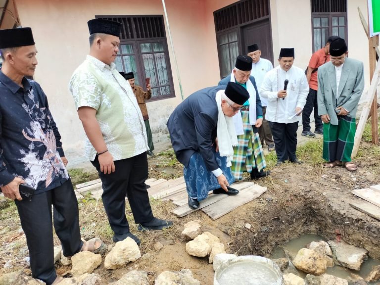 Ketua Umum MUI Sumut Laksanakan Peletakan Batu Pertama Pembangunan Kantor MUI Gunungsitoli