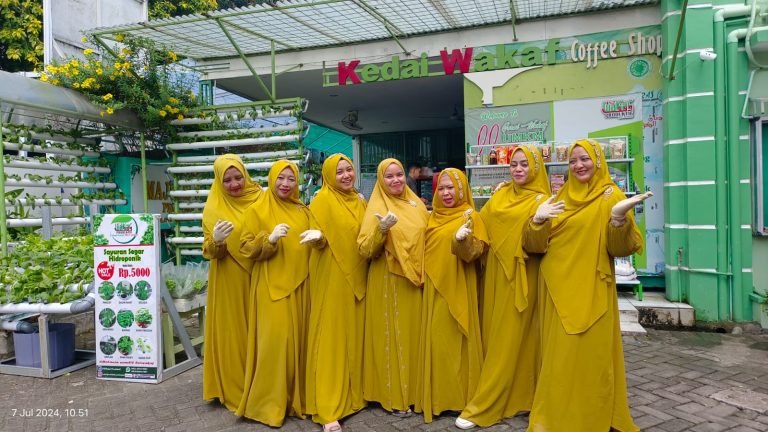 Tanaman Hidroponik Jadi Primadona di Bazar UMKM Peringatan Muharram 1446 H