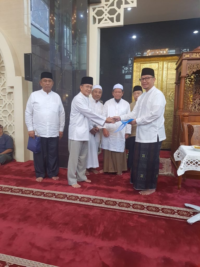 Usai Kajian Bersama Dr. Ardiansyah, LC, MA, Jamaah Masjid Amaliyah Komplek Citra Wisata Johor Galang Rp. 260 Juta untuk Palestina