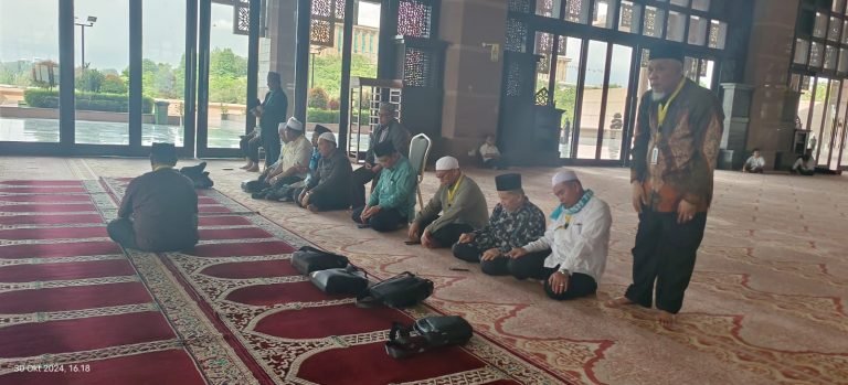 Belajar Menjadi Tuan Rumah yang Baik untuk Mewujudkan Iklim Wisata Halal yang Nyaman dan Profesional: Studi dari Malaysia