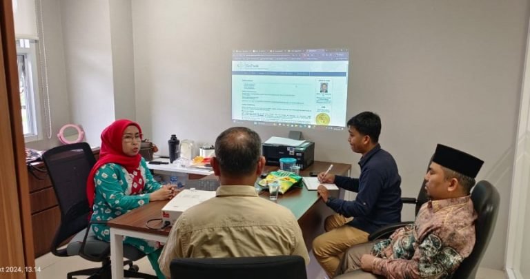Tim Jurnal Al-Waqf MUI Sumut Konsultasi Publikasi Ilmiah dengan Dr. Retno Sayekti, MLIS, Reviewer Jurnal Internasional Bereputasi