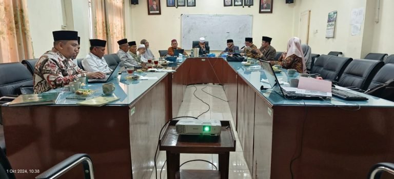 Sidang Komisi Fatwa Bersama Direktur LADUI Bahas Status Warisan Yayasan