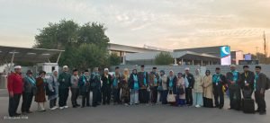 Tiba di Tuskent selanjutnya naik kereta ke Bukhoro