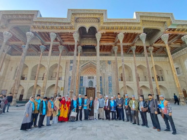 Menyusuri Jejak Peradaban Islam, Delegasi MUI Sumut Sholat Jumat di Masjid Bolo Hauz