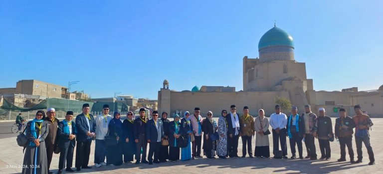 MUI Sumut di Kota Tua Bukhara: Menggali Makna Spiritualitas di Masjid Kalyan