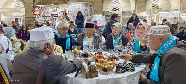 MUI Sumut Nikmati Budaya Tradisional Uzbekistan dalam Malam yang Berkesan di Kota Tua Bukhara