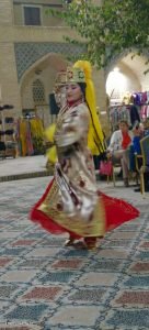 mahasiswa madrasah memperkenalkan budaya dan tariannya