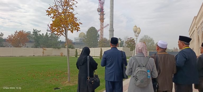 Delegasi MUI Sumut Berziarah ke Makam Imam Bukhari