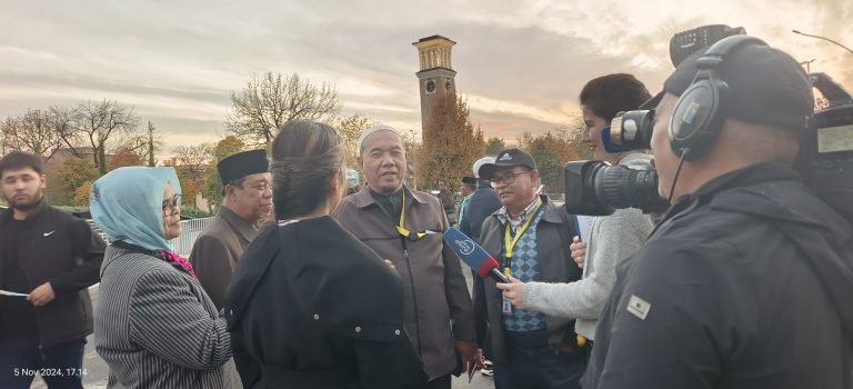 Delegasi MUI Sumatera Utara  Menjadi Sorotan TV Uzbekistan di Timur Square