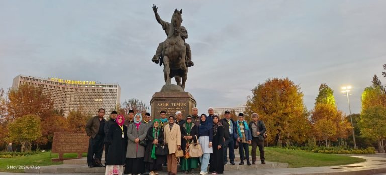 Rombongan MUI Sumatera Utara Kunjungi  Amir Temur Square di Tashkent