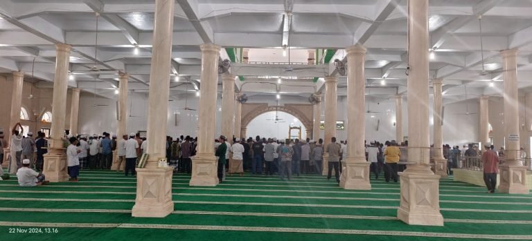 Masjid Raya Miftahul Jannah: Jejak Sejarah, Warisan Wakaf, dan Makam di Dalamnya