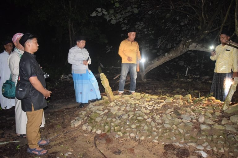 Infokom MUI Sumut Kunjungi Makam Ulama Syekh Mukmin Azis Pulungan yang Berusia Sekitar 200 Tahun