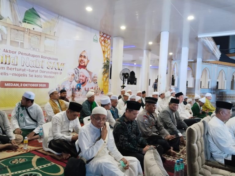 MUI Sumut Hadiri Syiar Akbar Penutupan Maulid Nabi 1447 H di Medan