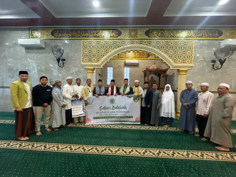 Safari Dakwah MUI Sumut di Samosir Berlanjut: Prof. Hasan Bakti Ajak Jamaah Jaga Kekompakan dan Memakmurkan Masjid