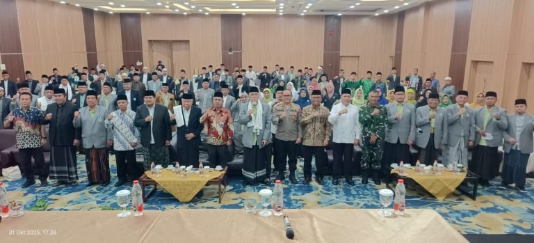 Dr. H. Maratua Simanjuntak Tegaskan Pentingnya Solidalitas Ormas Islam dalam Pertemuan Silaturrahim Ulama dan Tokoh Muslim Sumut